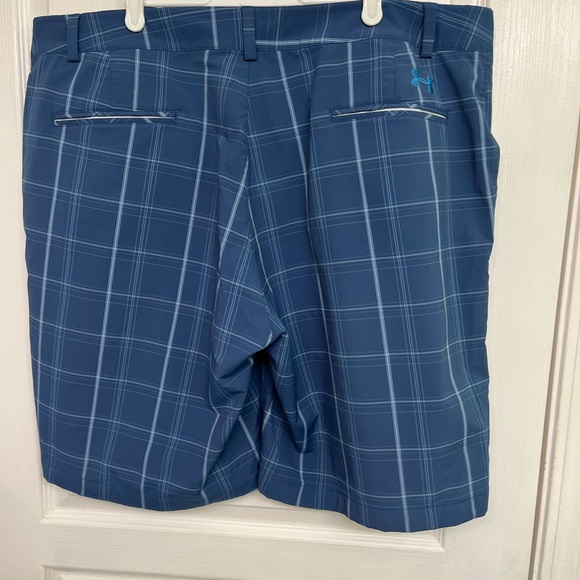 Under Armour Performance Blue Plaid Polyester Blend Shorts Size 40R. - Picture 4 of 7